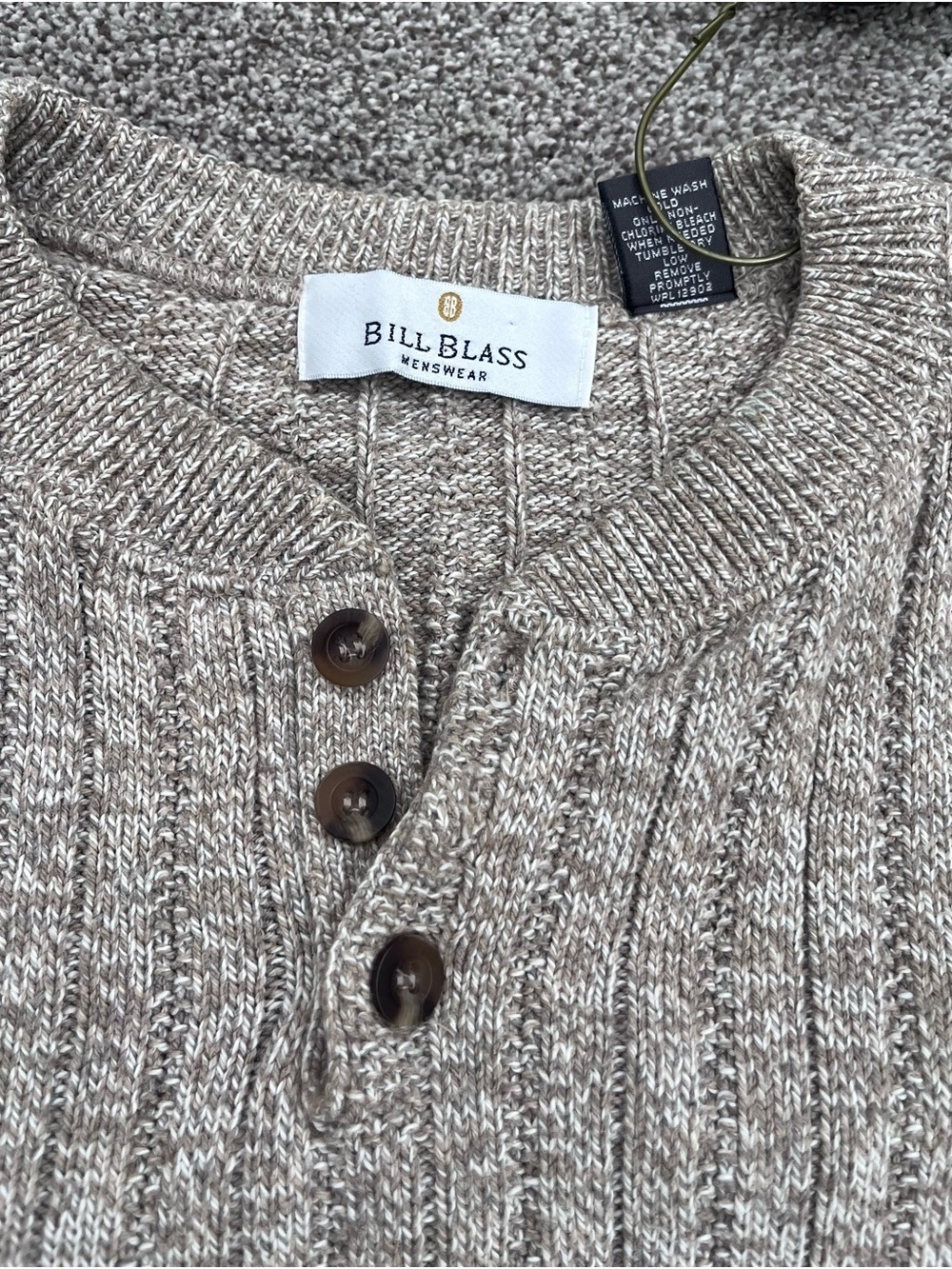bill blass Men's Marled Beige V-Neck Button Henley Sweater